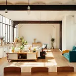 Sublime loft avec verrières sur le Canal St Martin