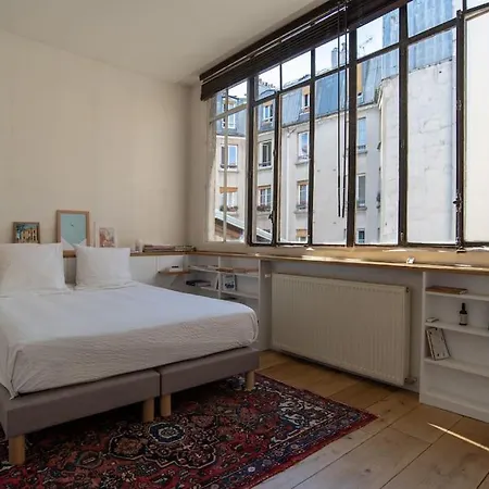 Sublime Loft Avec Verrières Sur Le Canal St Martin Appartamento