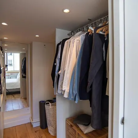 Sublime Loft Avec Verrières Sur Le Canal St Martin Appartamento Parigi